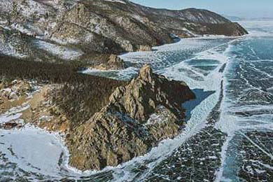 德甲高压战术下球员冲刺频率与决策质量的平衡机制分析